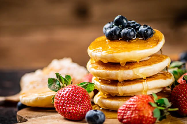 manuka-honey-topped-on-pancake